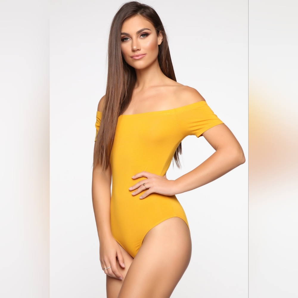 Mustard off the shoulder top (M)